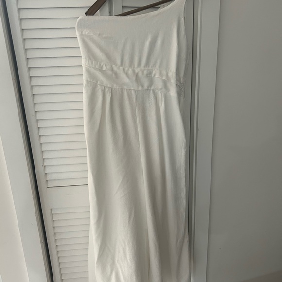 One-Shoulder White Romper with Adjustable Strap - Picture 7 of 7